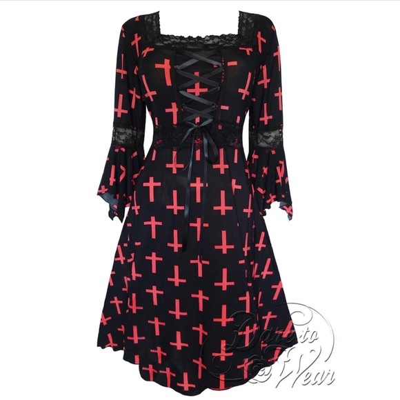 Dare to wear Renaissance Dress in Belladonna - Picture 1 of 6